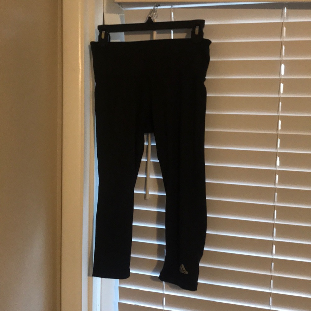 Crop athletic leggings